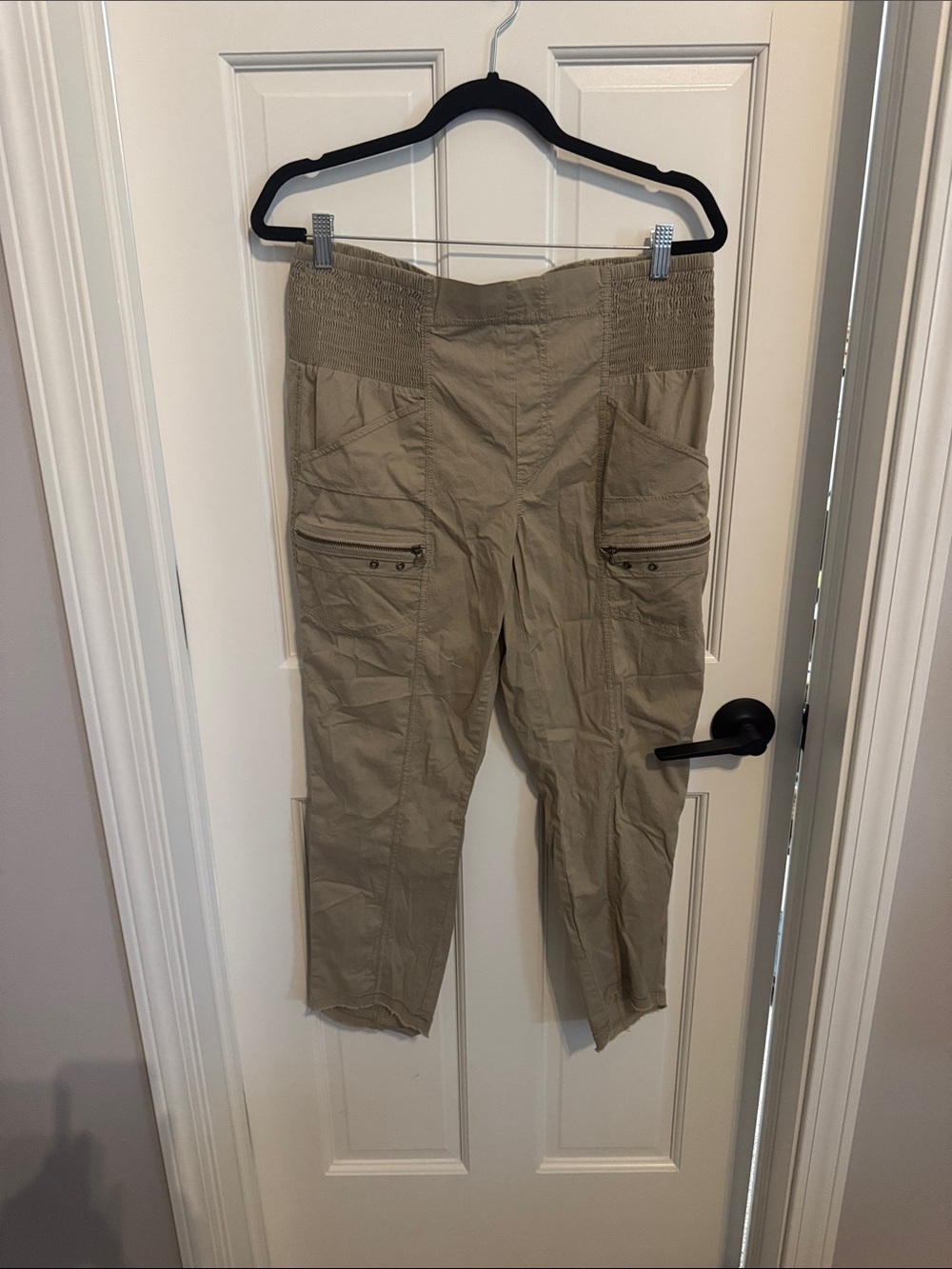 Women's Cropped Utility Cargo Pants - Khaki